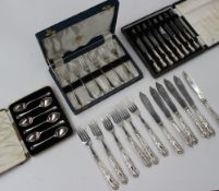 A set of six Edward VII silver teaspoons, Sheffield, 1936, together with silver handled fish set,