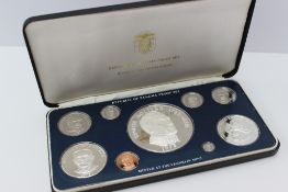 A 1975 coinage of the republic of Panama nine coin proof set, cased