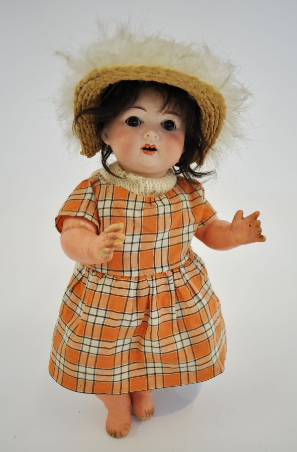 Late 19th/early 20th Century Porzellanfabrik Mengersgereuth bisque head girl doll impressed "P.M.