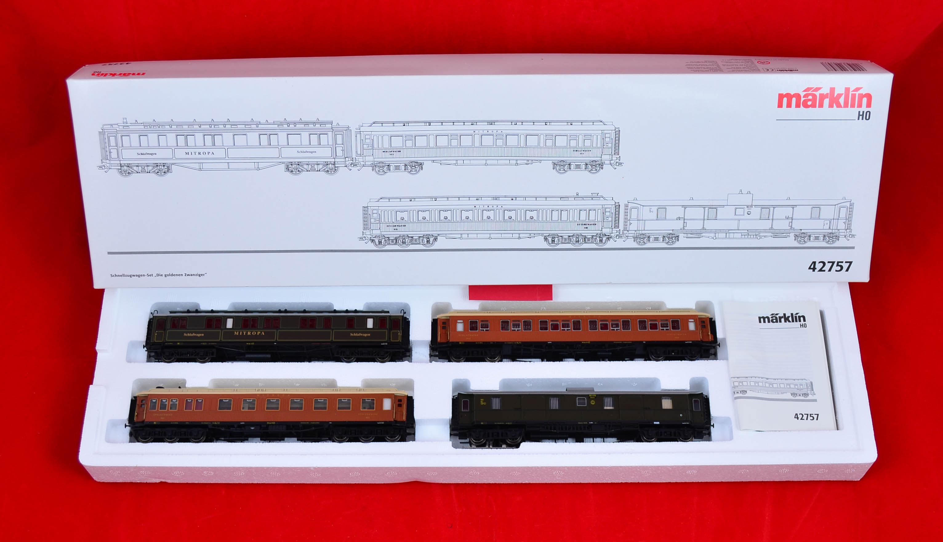 HO gauge, Marklin 42757 `The Golden Twenties` Passenger Car set. E, boxed.