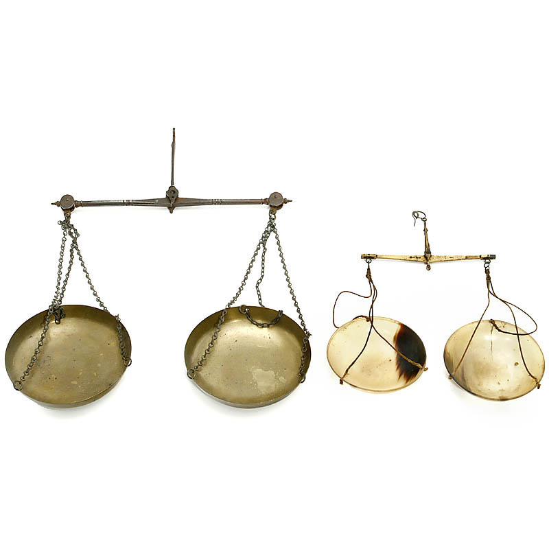 2 Pharmacy Scales, c. 1900 1) Germany, brass with horn bowls, length of the beam 7 ½ in., with