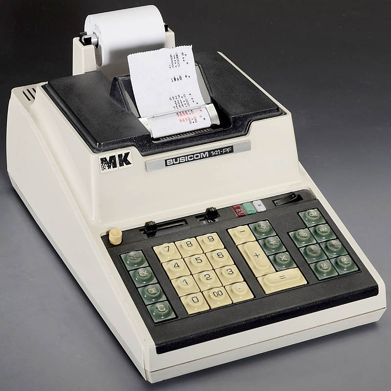 Busicom 141-PF, 1971 This is the 1st electronic calculator with the world`s first