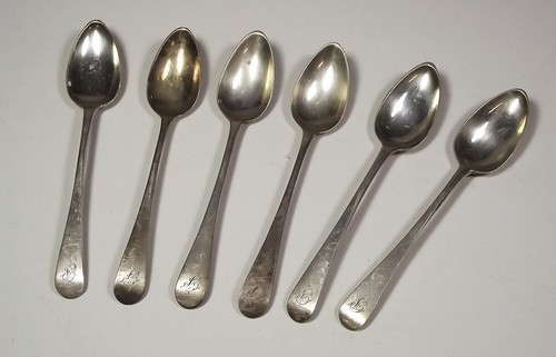 TEASPOONS
A harlequin set of six Georgian silver teaspoons.