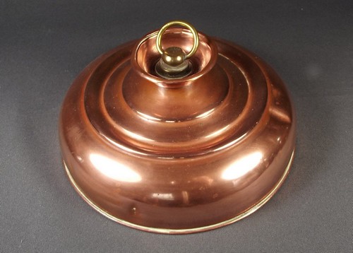 BED WARMER
A copper and brass bed warmer.