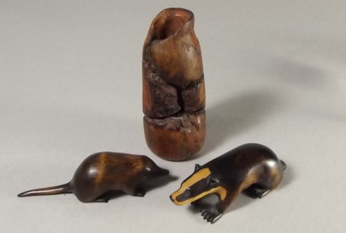 WOOD WARES
A burr wood brush pot & two lime wood carved animals by Stuart Rogers, Appledore.