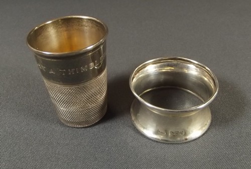 SILVER TOT & NAPKIN RING
A 1940s silver thimble tot & a plain napkin ring.