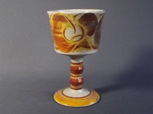 ALDERMASTON POTTERY
An Aldermaston Pottery lustre goblet by Edgar Campden. Height 6 1/4 ins. Painted
