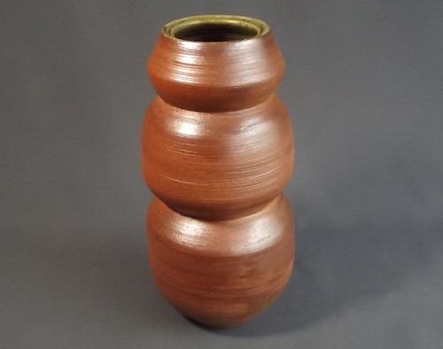 JANET LEACH
A Janet Leach triple-section vase. Impressed personal & Leach Pottery marks. Height 13