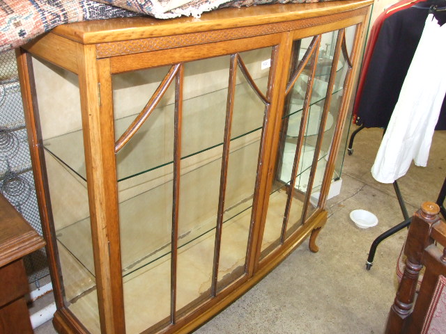 TWO DOOR GLAZED DISPLAY CABINET ON PAD FEET