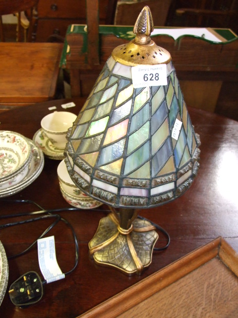 TIFFANY STYLE LAMP