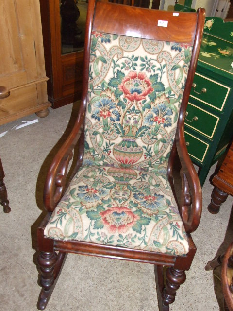 ROCKING CHAIR WITH UPHOLSTERED SEAT/BACK