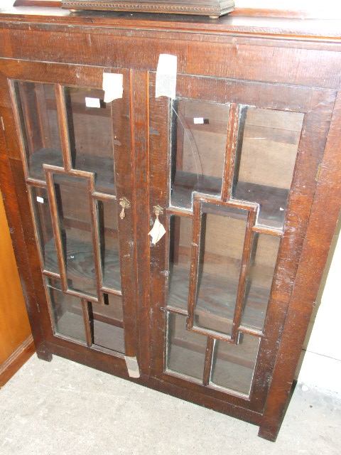 GLAZED TWO DOOR DISPLAY CABINET (A/F)