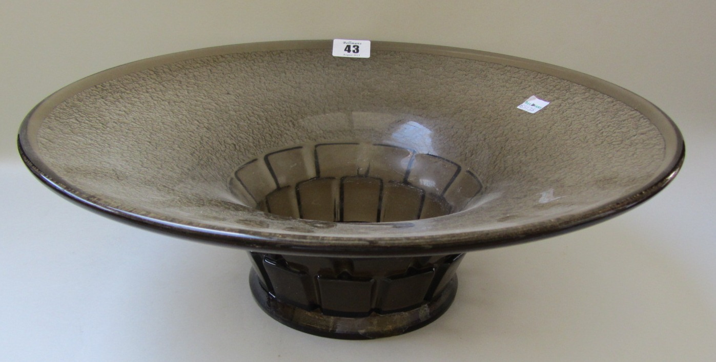 A Daum acid etched glass bowl, early 20th century, with outswept rim and relief moulded block