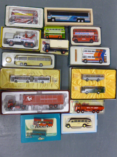 Die-cast - 14 Corgi boxed sets and individuals buses, coaches and lorries all in excellent condition