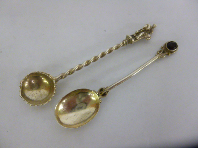 Victorian silver apostle salt spoon with twisted stem and scalloped bowl, by Arthur Sibley