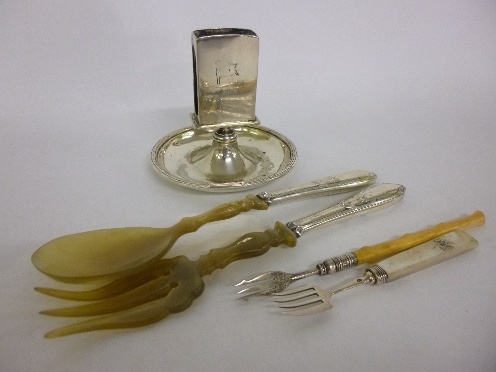 A pair of continental 800 silver & horn salad servers together with a 1903 silver hallmarked