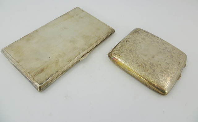 S. J. ROSE & SONS A RECTANGULAR SILVER CIGARETTE CASE having engine turned decorated case and gilded