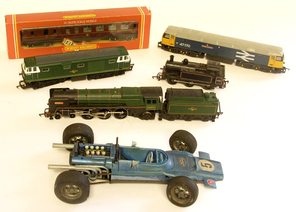 A small collection of `00` gauge Triang Hornby locomotives, to include BR 4-6-2 70000 Britannia (