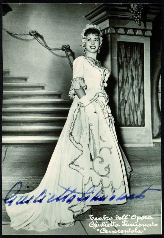 Autografi Simionato, Giulietta (1910-2010). Firma autografa su cartolina (Ferrania) raffigurante
