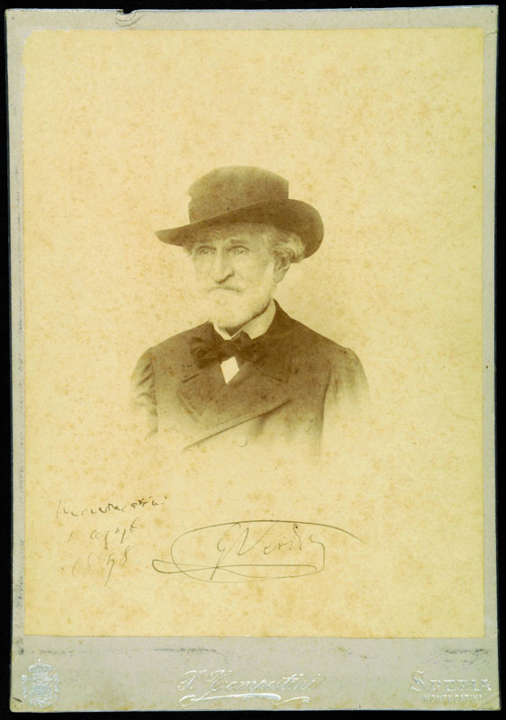 Autografi Verdi, Giuseppe (1813-1901). Bella fotografia (P. Tempestini – Spezia e Montecatini, cm