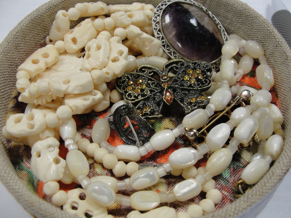 A quantity of dress jewellery to inc a large Blue John brooch