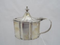 Solid Silver Mustard Pot, London hallmark, dated 1931/32 with original blue liner, 100 gms.