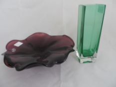 Collection of misc. glass incl. Polish Royal Gallery fruit bowl, forest green posy vase