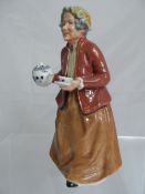 Royal Doulton figurine  " Teatime " HN 2255