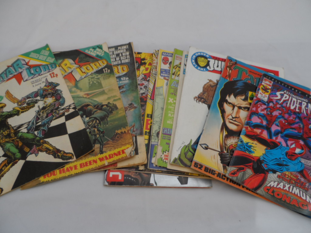 Collection of mid 20th century Science Fiction comics including Spiderman, Judge Dredd, 2000.