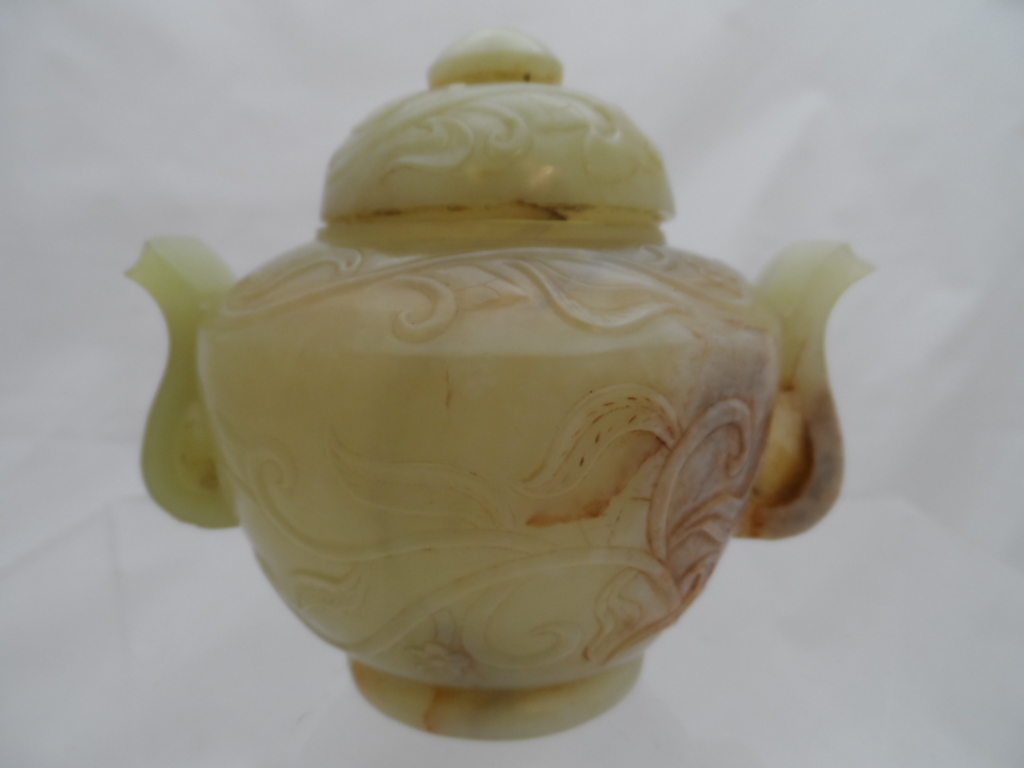 Chinese hand carved jade sensor, the green and mutton jade carved with flowers and simple handles to