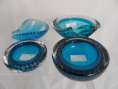 Four vintage Whitefriars Bubble bowls including four Kingfisher (d) 15 cms, 13 cms, 12.5 cms, 10