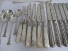 Collection of misc silver including five Sheffield hallmarked teaspoons, six fruit knives, four