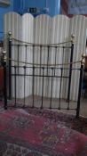 A BRASS AND METAL VICTORIAN STYLE DOUBLE BED, APPROX. 138 x 190 cms WITH MILAN MATTRESS