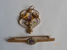 A 9 ct GOLD HALLMARKED EDWARDIAN AMETHYST AND PEARL DROP PENDANT, TOGETHER WITH A 9 ct GOLD AMETHYST