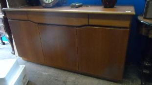 A SKOBBY DANISH TEAK SIDEBOARD APPROX 47 X 160 X 88 cms