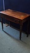 A MAHOGANY EDWARDIAN HALL TABLE HAVING SINGLE DRAWER ON TURNED LEGS, APPROX. 93 x 44 x 72 cms