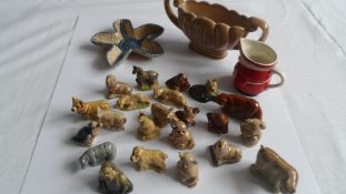 A COLLECTION OF MISC. WADE ANIMAL FIGURES (23 ) TOGETHER WITH BOXED CRAB, WHALE AND SHEEP