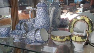 A ROYAL DOULTON BLUE AND WHITE PART COFFEE SET INCLUDING SIX COFFEE CUPS AND SAUCERS, MILK JUG,