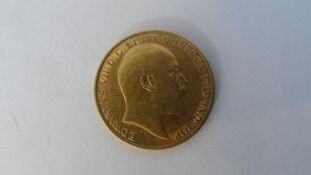 AN EDWARD VII 1905 HALF GOLD SOVEREIGN (FAIR CONDITION) B.P BENEATH THE DRAGON D.S BENEATH THE NECK.