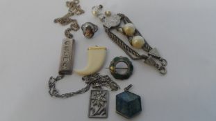 A COLLECTION OF MISC. SILVER AND OTHER JEWELLERY INCLUDING SHEFFIELD HALLMARKED SILVER INGOT ON