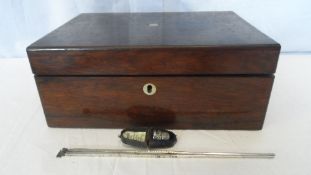 AN ANTIQUE ROSEWOOD SEWING BOX TOGETHER WITH A BIRMINGHAM HALLMARKED SOLID SILVER THIMBLE AND A PAIR