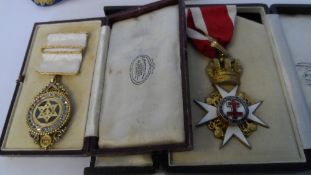 A COLLECTION OF KNIGHTS TEMPLAR REGALIA INCLUDING AN ENAMEL AND SILVER MARKED GILT NECK BADGE
