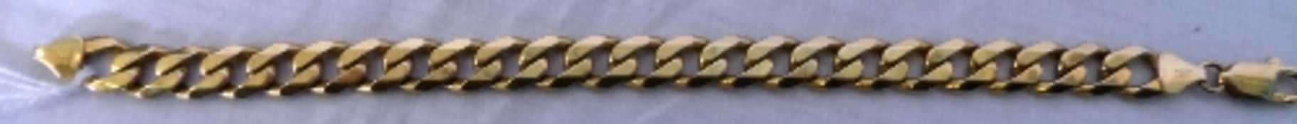 A 9ct HALLMARKED CURB LINK BRACELET