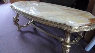 AN ORNATE FRENCH STYLE BRASS AND MARBLE EFFECT COFFEE TABLE, APPROX. 120 X 55 X 47 cms