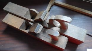 TWO VINTAGE WOODWORKING PLANES TOGETHER WITH A FRET SAW ( 3 )