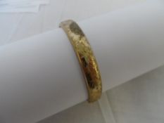 A 9 CT GOLD BIRMINGHAM HALLMARKED BRACELET, APPROX. 14 GM