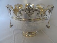 A SOLID SILVER LONDON HALLMARKED ROSE BOWL DATED 1897 M.M HE & CO, THE BOWL HAVING A CROWN SHAPED