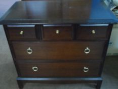 A STAG CHEST OF DRAWERS HAVING THREE DRAWERS TO THE TOP AND TWO UNDER, APPROX. 83 X 47 X 72 CM