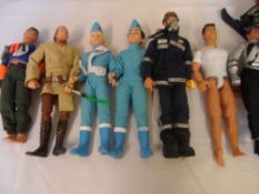A LARGE BOX OF APPROX. TWENTY NINE ACTION MEN TOGETHER WITH A SNOW MOBILE MOTORBIKE AND THREE