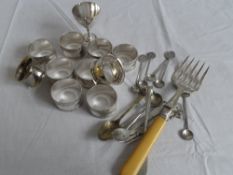 A COLLECTION OF MISC. SILVER AND SILVER PLATE INCL. EIGHT MATCHING NAPKIN RINGS FAN FRIEZE, SILVER